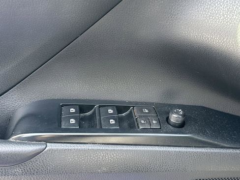 Used 2018 Toyota Camry LE image 19