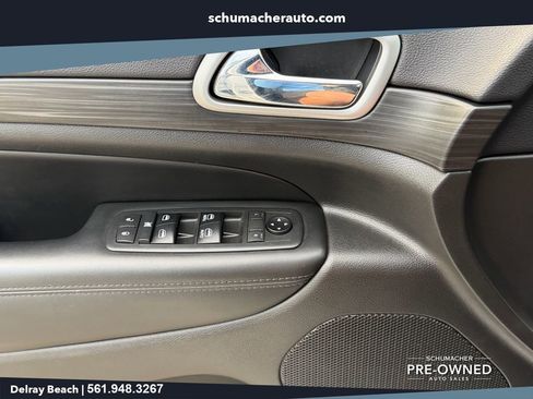 Used 2019 Jeep Grand Cherokee Altitude RWD image 27