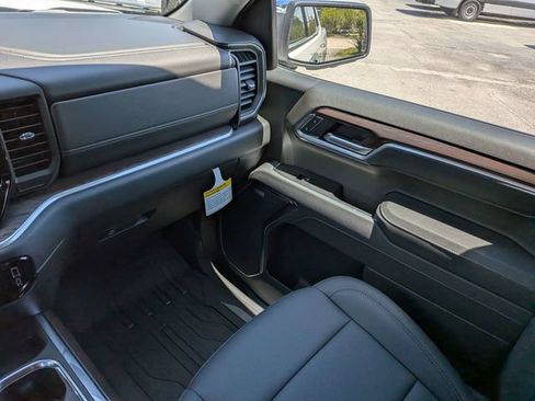 New 2026 GMC Sierra 1500 SLT w/ SLT Premium Plus Package AWD/4WD image 18