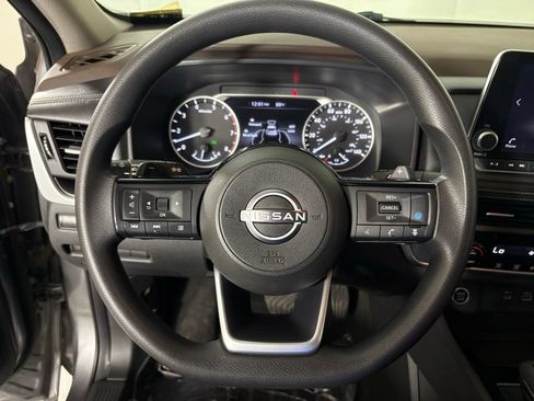 Used 2023 Nissan Rogue SV FWD image 18