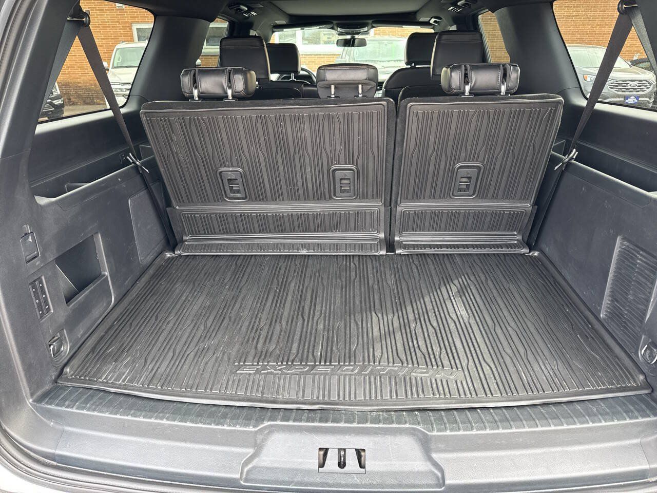 Used 2023 Ford Expedition Max Platinum AWD/4WD image 18