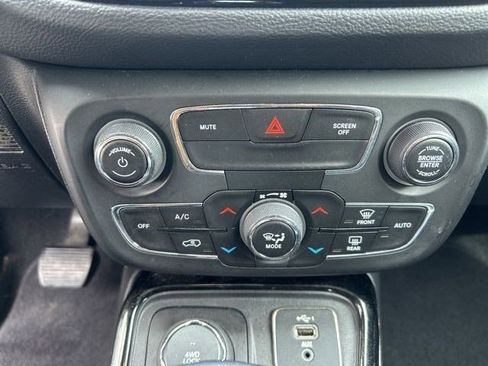 Used 2020 Jeep Compass Limited image 25