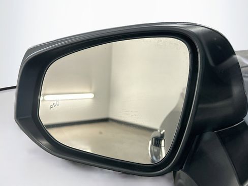 Used 2024 Toyota Highlander LE image 16