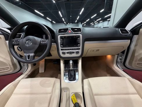 Used 2013 Volkswagen Eos Komfort FWD image 37