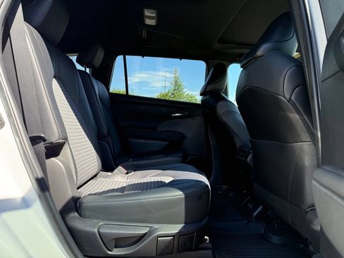 Used 2022 Toyota Highlander XSE AWD/4WD image 18