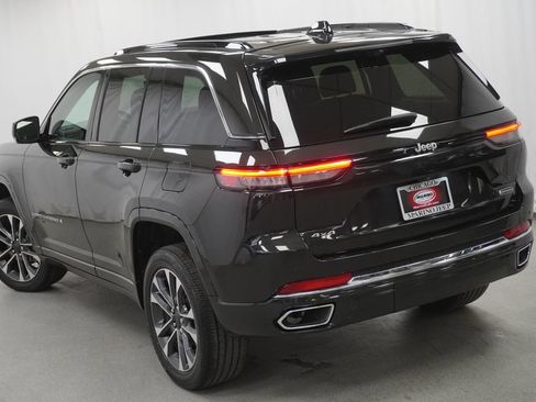 Used 2024 Jeep Grand Cherokee Overland w/ Adv Protech Group III AWD/4WD image 12