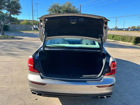 Used 2020 Volvo S60 T5 Momentum w/ Protection Package FWD image 8
