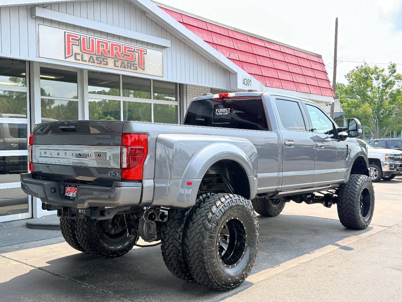 Used 2022 Ford F350 Platinum AWD/4WD image 3