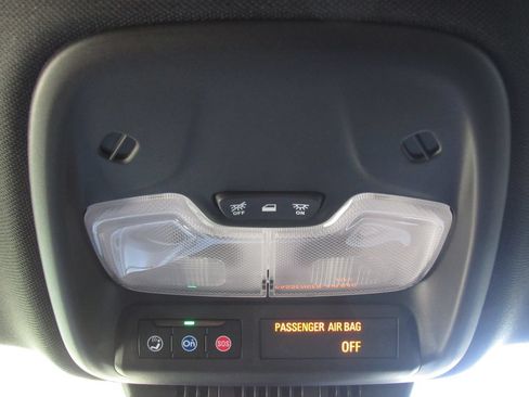 Used 2024 Chevrolet Colorado ZR2 w/ ZR2 Convenience Package III AWD/4WD image 30