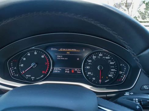 Used 2023 Audi Q5 2.0T Premium w/ Convenience Package AWD/4WD image 22