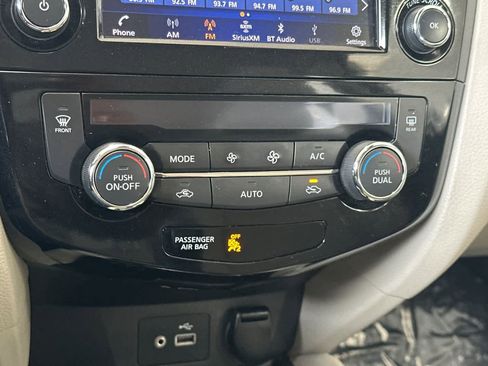 Used 2022 Nissan Rogue Sport SV w/ Technology Package image 22