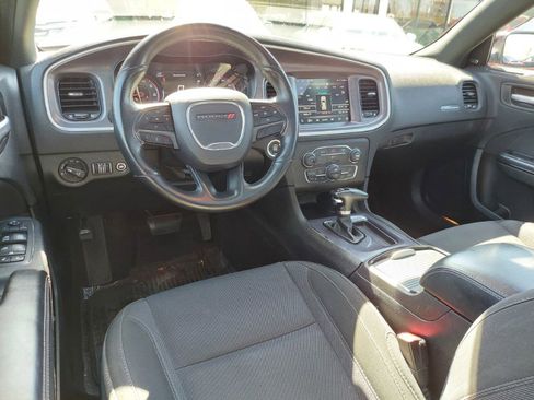 Used 2017 Dodge Charger SXT w/ Navigation & Travel Group image 12