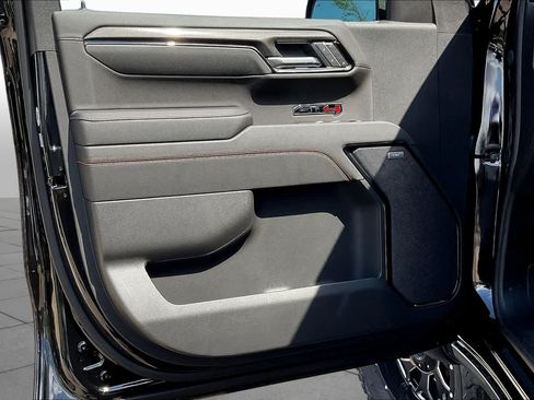 New 2025 GMC Sierra 1500 AT4 w/ AT4 Premium Package AWD/4WD image 16