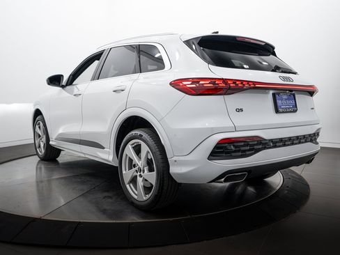 Used 2025 Audi Q5 Premium Plus w/ Premium Plus AWD/4WD image 5