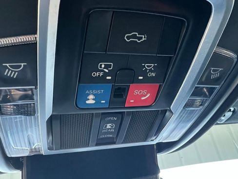 Used 2023 RAM 1500 Laramie image 31