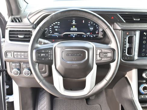 Used 2023 GMC Yukon Denali image 17