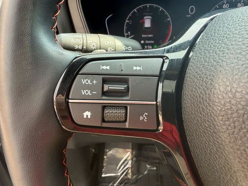 Used 2025 Honda Pilot TrailSport image 33
