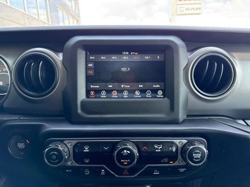 Used 2022 Jeep Wrangler Unlimited Sport AWD/4WD image 15