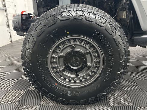 Used 2022 Jeep Gladiator Mojave w/ Cold Weather Group AWD/4WD image 39