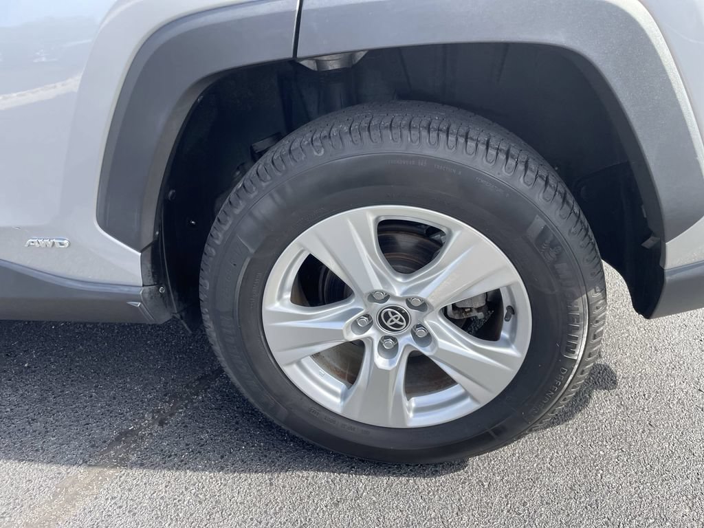 Used 2021 Toyota RAV4 XLE w/ Convenience Package AWD/4WD image 8