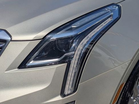 Used 2017 Cadillac XT5 Platinum AWD/4WD image 9