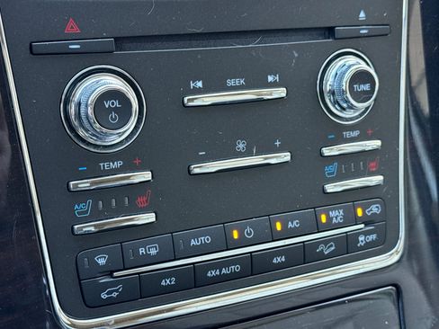 Used 2015 Lincoln Navigator L 4WD w/ Equipment Group 101A Reserve image 23