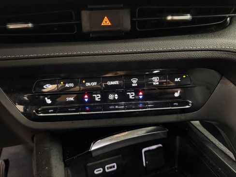 Used 2023 Buick Envision Essence AWD/4WD image 22