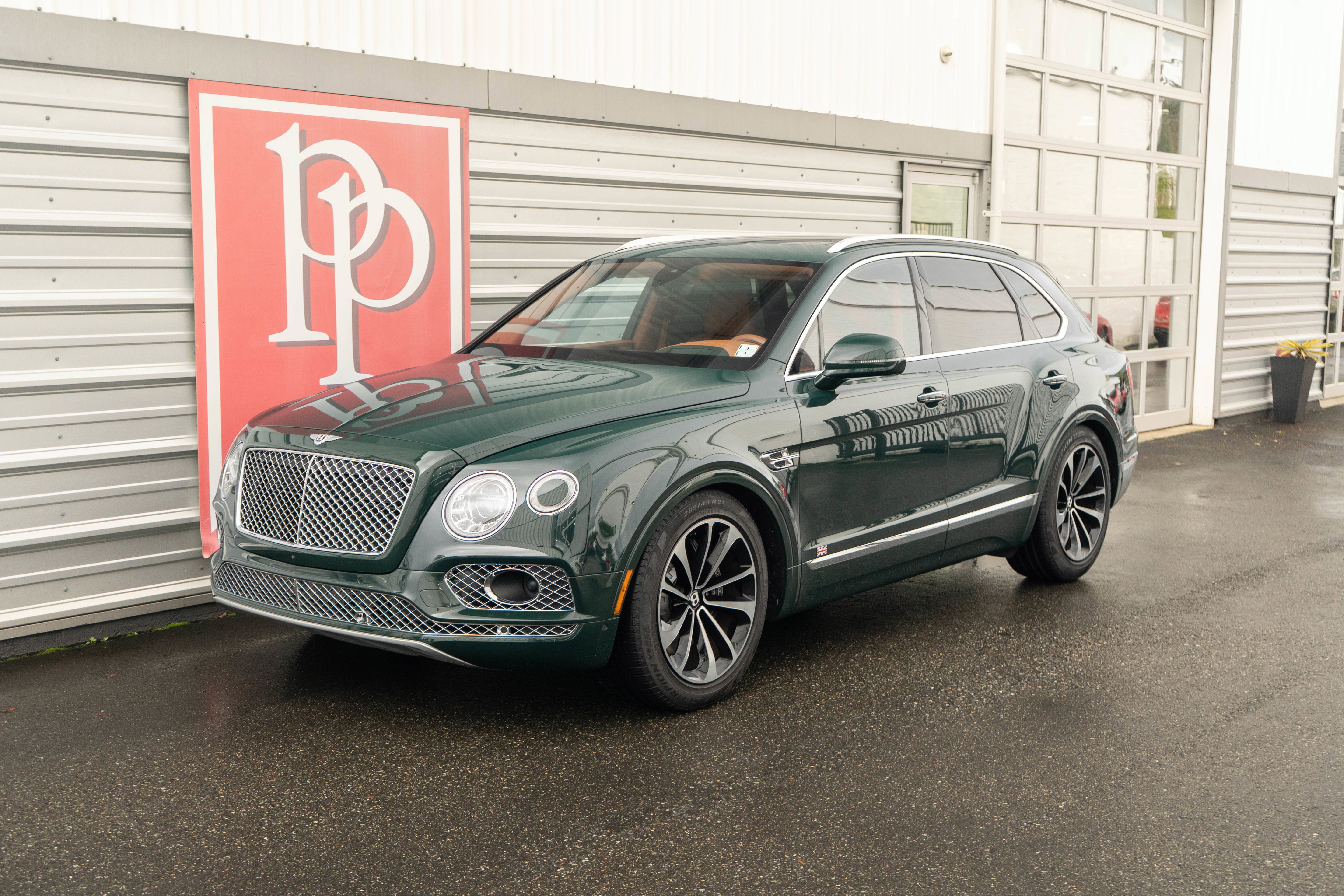 Used 2017 Bentley Bentayga AWD/4WD image 48