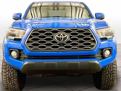 Used 2020 Toyota Tacoma TRD Off-Road image 3