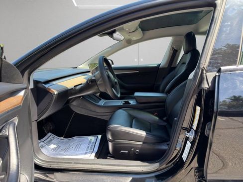 Used 2022 Tesla Model 3 Long Range AWD/4WD image 9