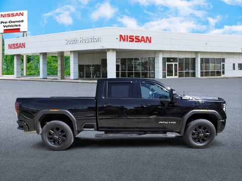 Used 2024 GMC Sierra 2500 AT4 w/ AT4 Preferred Package image 5