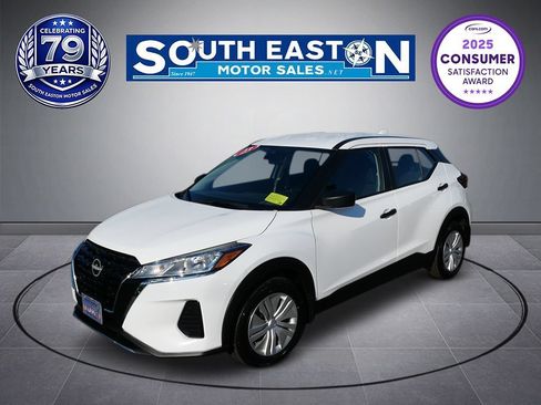 Used 2023 Nissan Kicks S FWD image 1