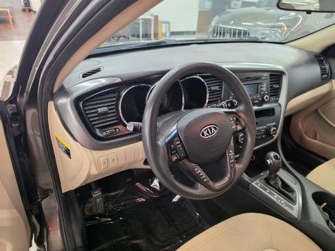 Used 2011 Kia Optima LX FWD image 7