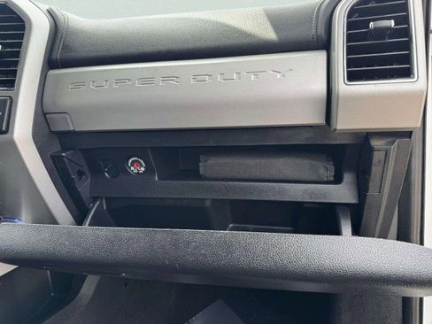 Used 2019 Ford F250 Lariat w/ Lariat Ultimate Package AWD/4WD image 59