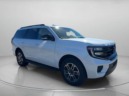 New 2025 Ford Expedition Active image 38