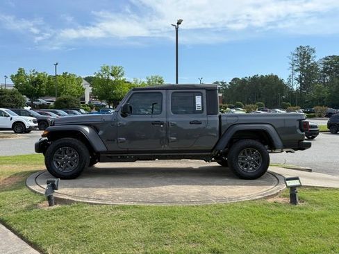 New 2026 Jeep Gladiator Sport AWD/4WD image 4