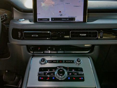 Used 2020 Lincoln Aviator Reserve w/ Equipment Group 201A image 31