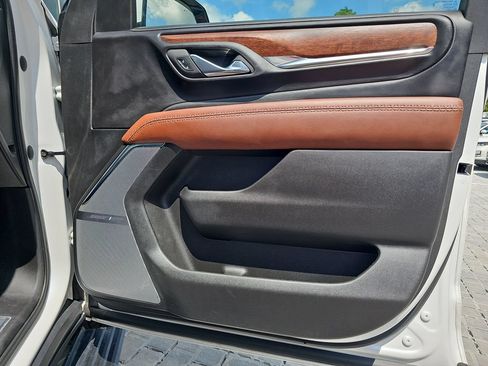 Used 2023 GMC Yukon XL Denali Ultimate w/ LPO, Floor Liner Package AWD/4WD image 22