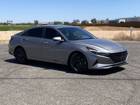 Certified 2023 Hyundai Elantra SEL FWD image 32
