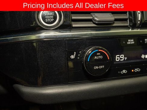 Used 2024 Nissan Pathfinder SL w/ SL Premium Package FWD image 18