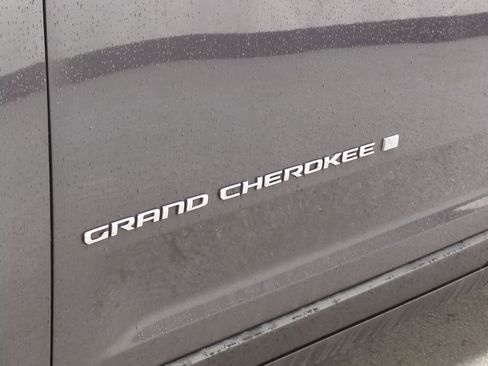 Certified 2024 Jeep Grand Cherokee L Laredo image 12