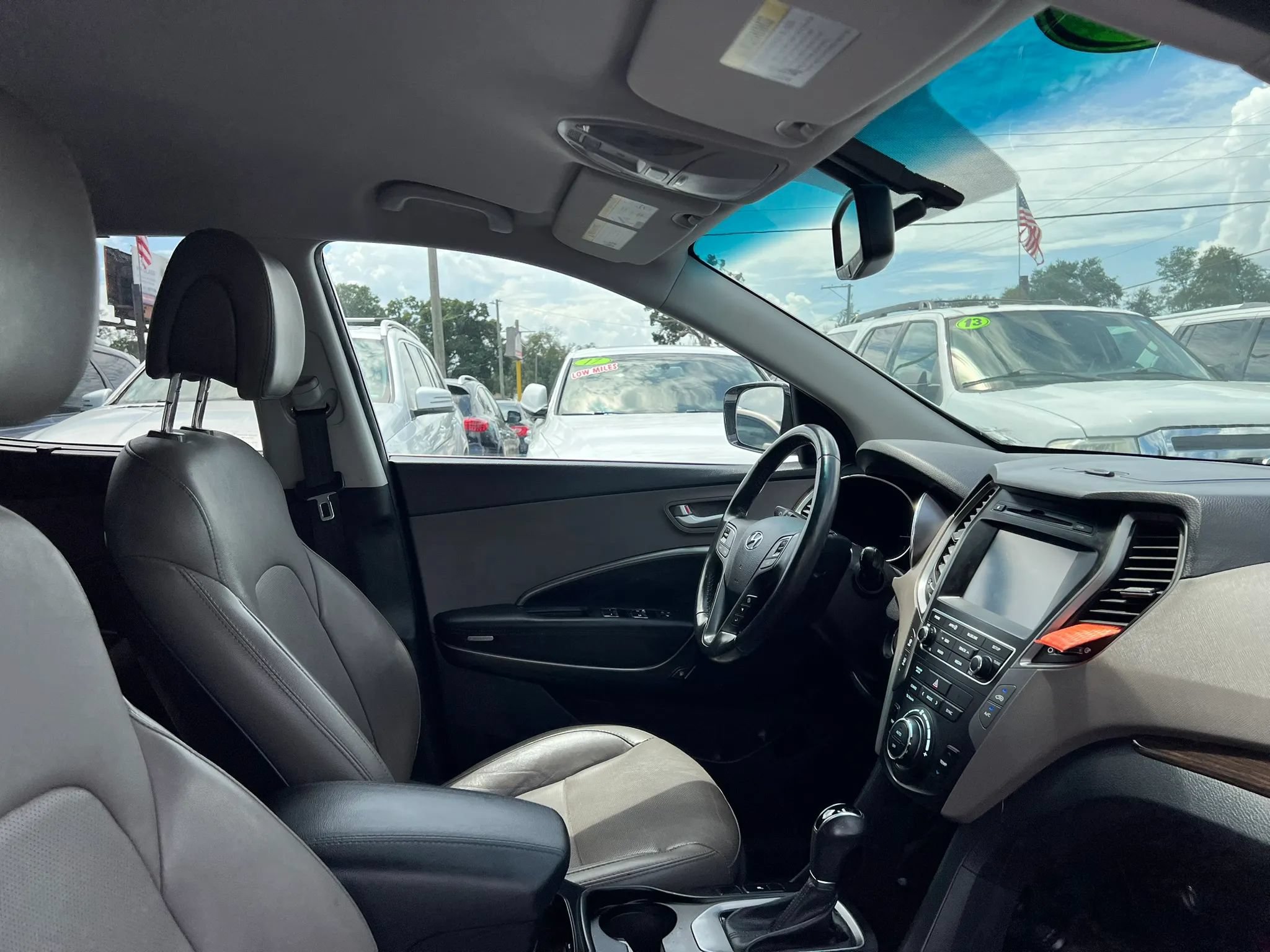 Used 2017 Hyundai Santa Fe Sport FWD image 11