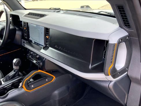 Used 2023 Ford Bronco Badlands image 16