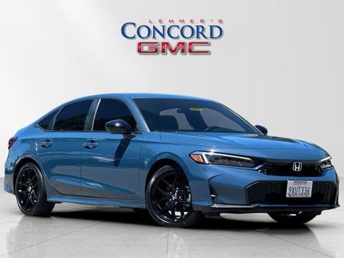 Used 2025 Honda Civic Sport image 2