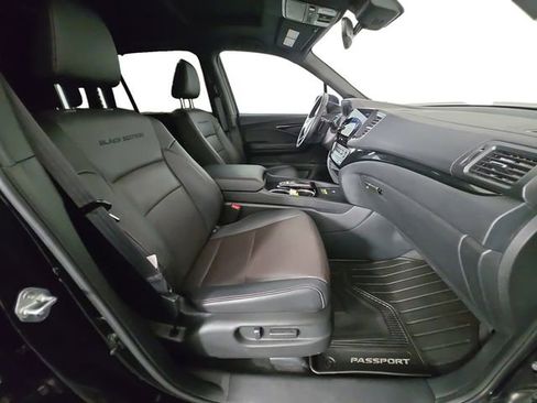 Used 2024 Honda Passport Black Edition image 15