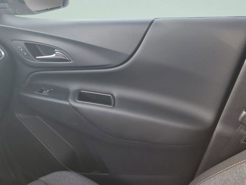 Used 2023 Chevrolet Equinox LT FWD image 12