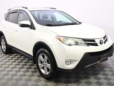 Used 2014 Toyota RAV4 XLE AWD/4WD image 5