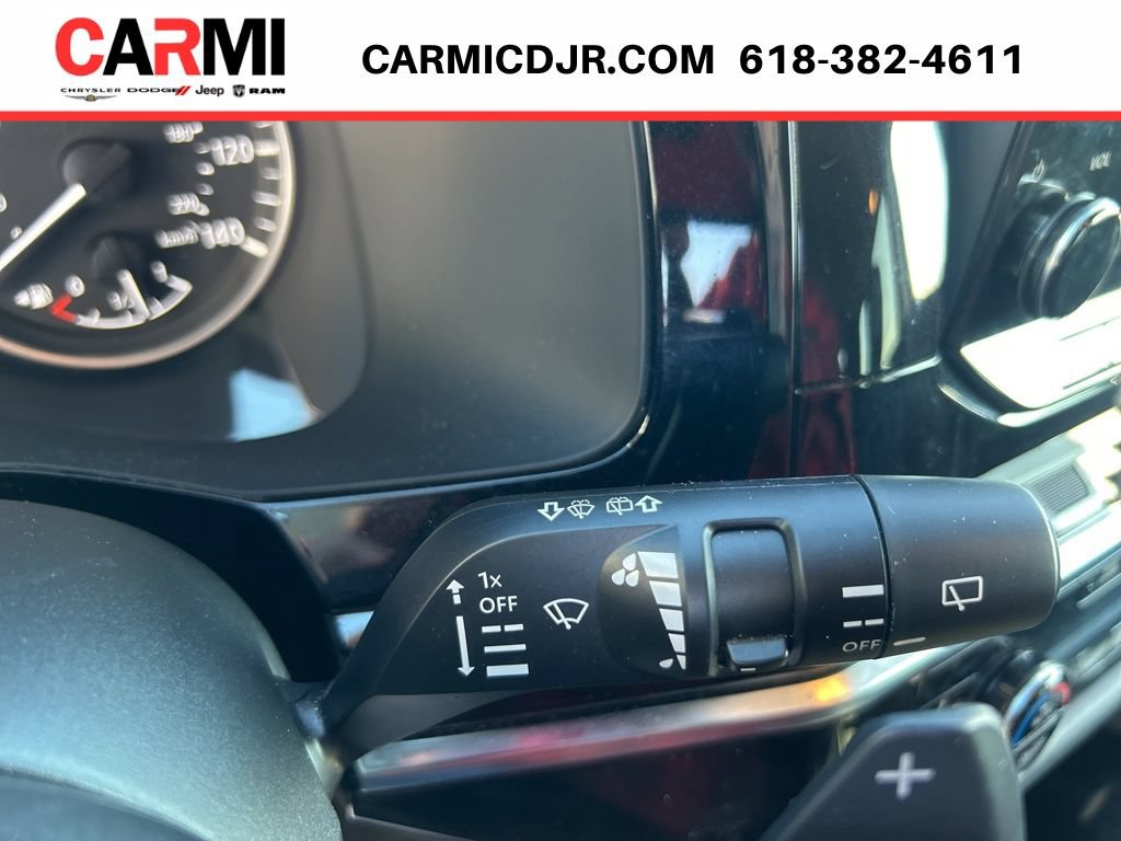 Used 2023 Nissan Pathfinder SL AWD/4WD image 18