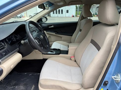 Used 2012 Toyota Camry LE FWD image 2