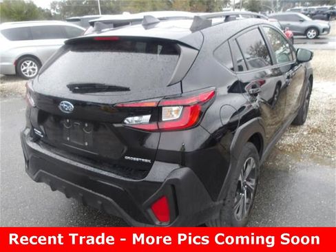 Used 2024 Subaru Crosstrek 2.0i Premium image 4